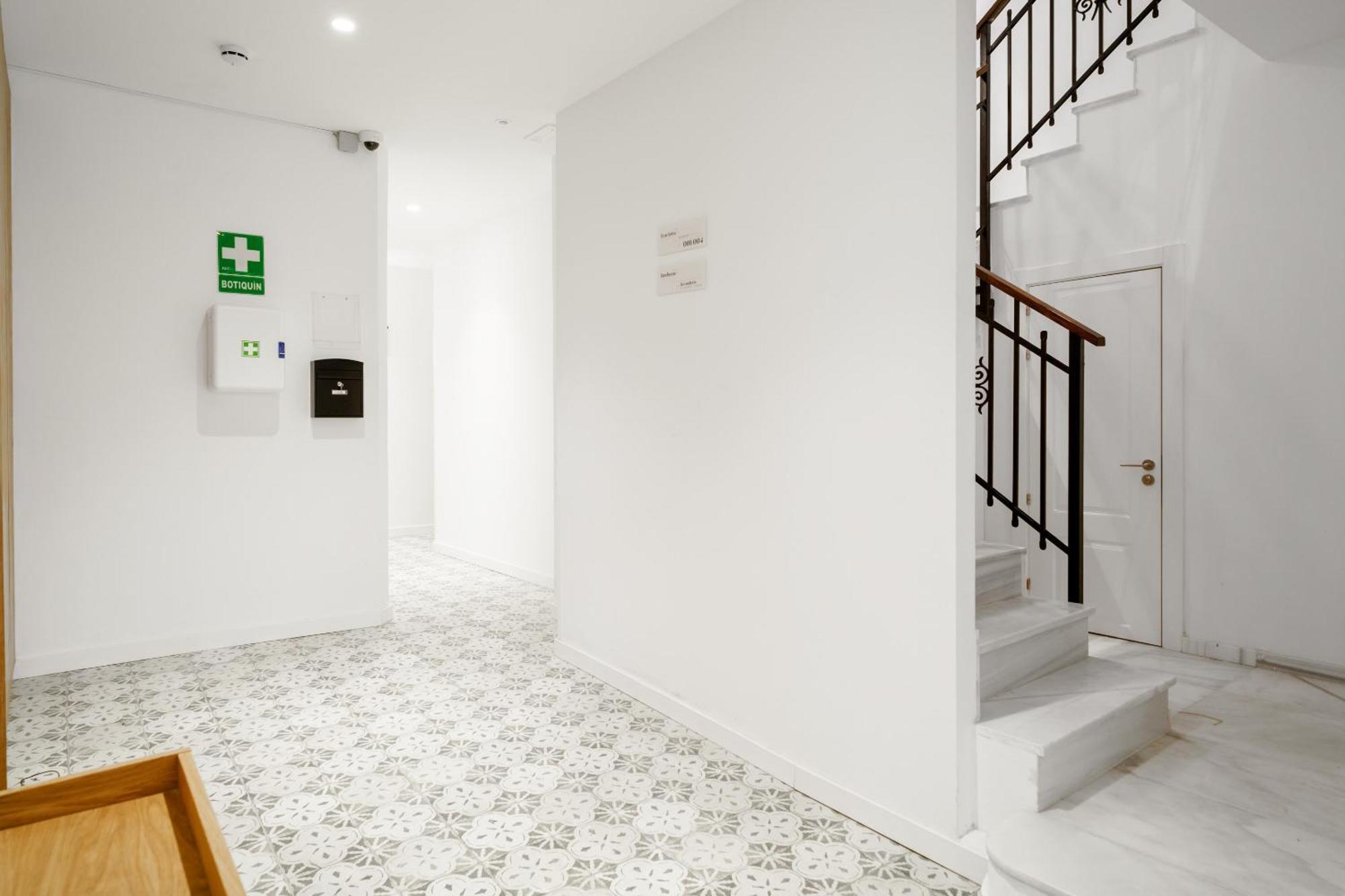 Limehome Malaga Calle Victoria מראה חיצוני תמונה