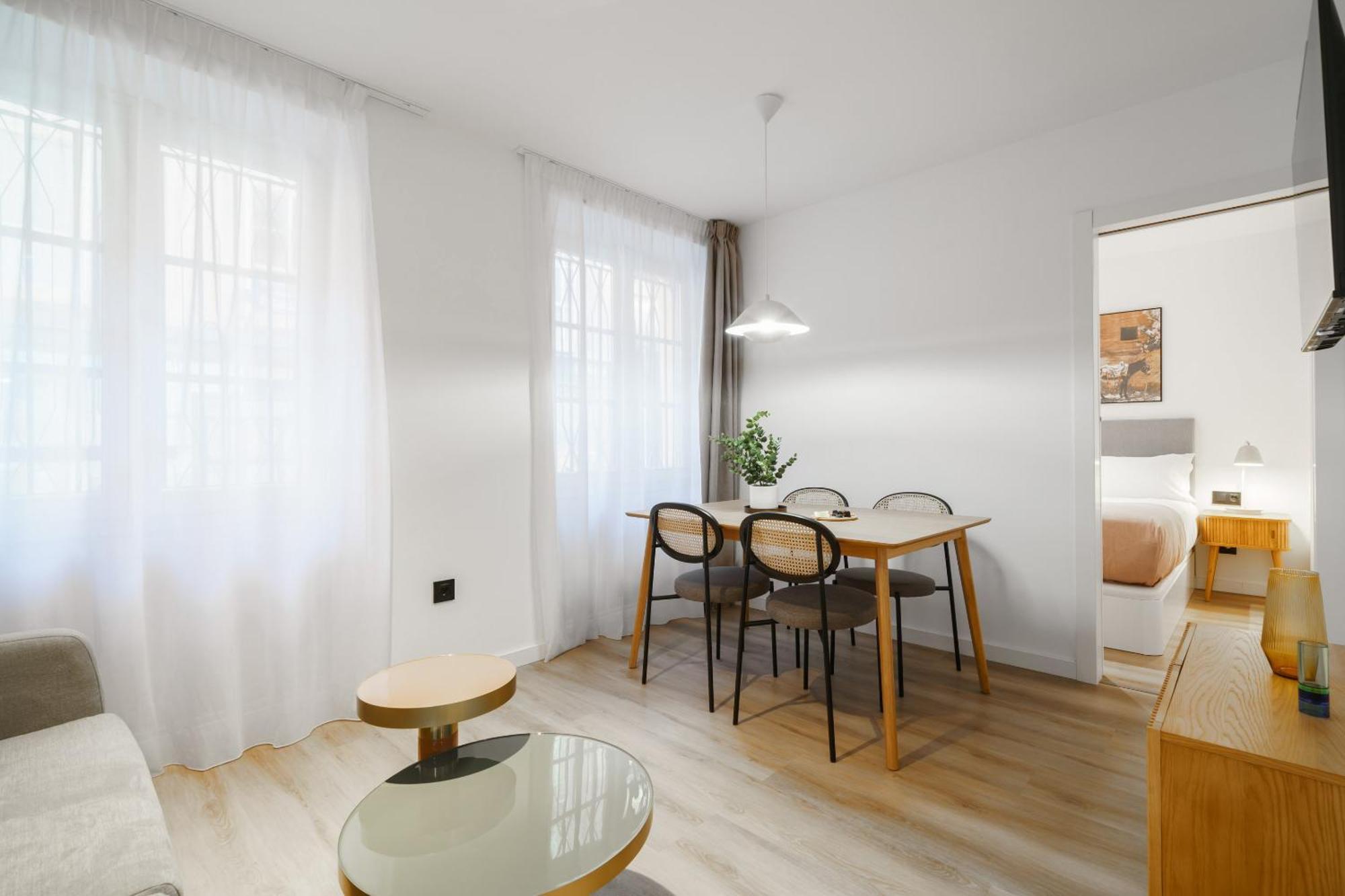 Limehome Malaga Calle Victoria מראה חיצוני תמונה