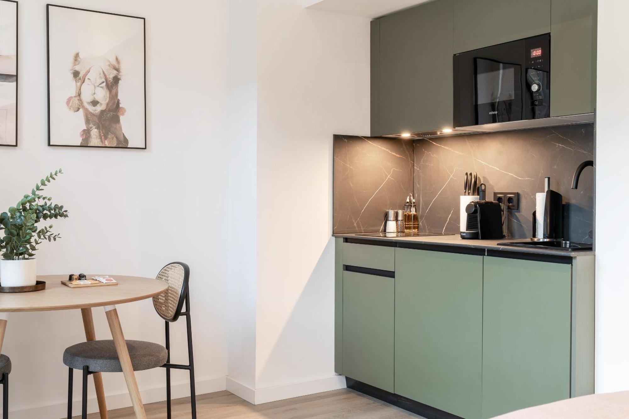 Limehome Malaga Calle Victoria מראה חיצוני תמונה