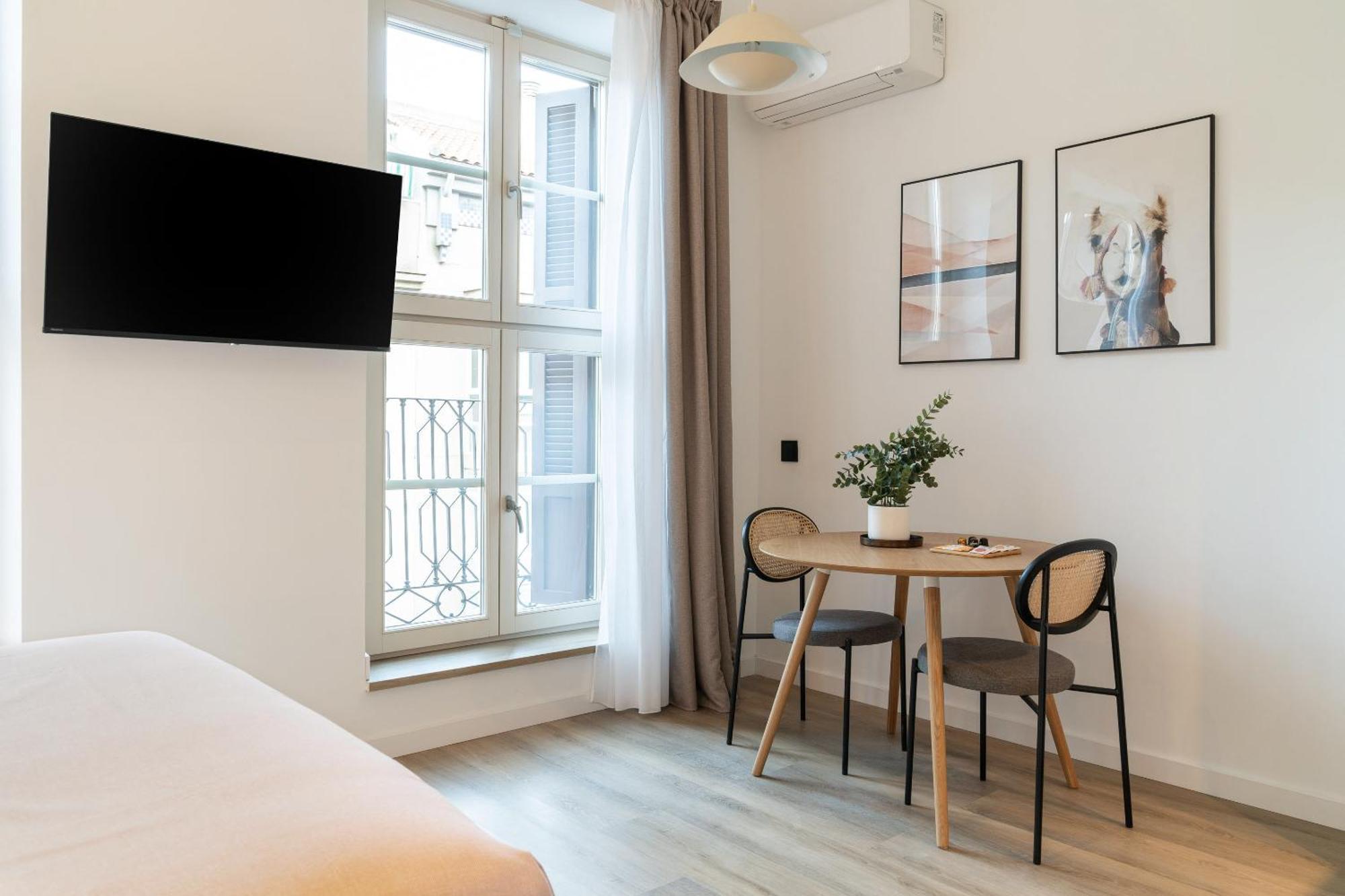 Limehome Malaga Calle Victoria מראה חיצוני תמונה