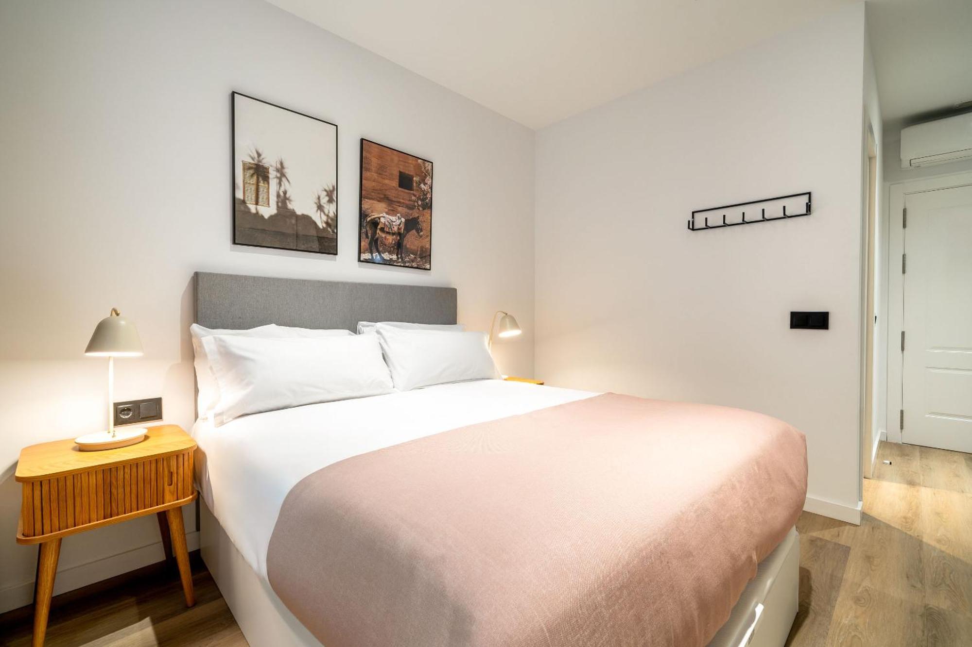 Limehome Malaga Calle Victoria מראה חיצוני תמונה