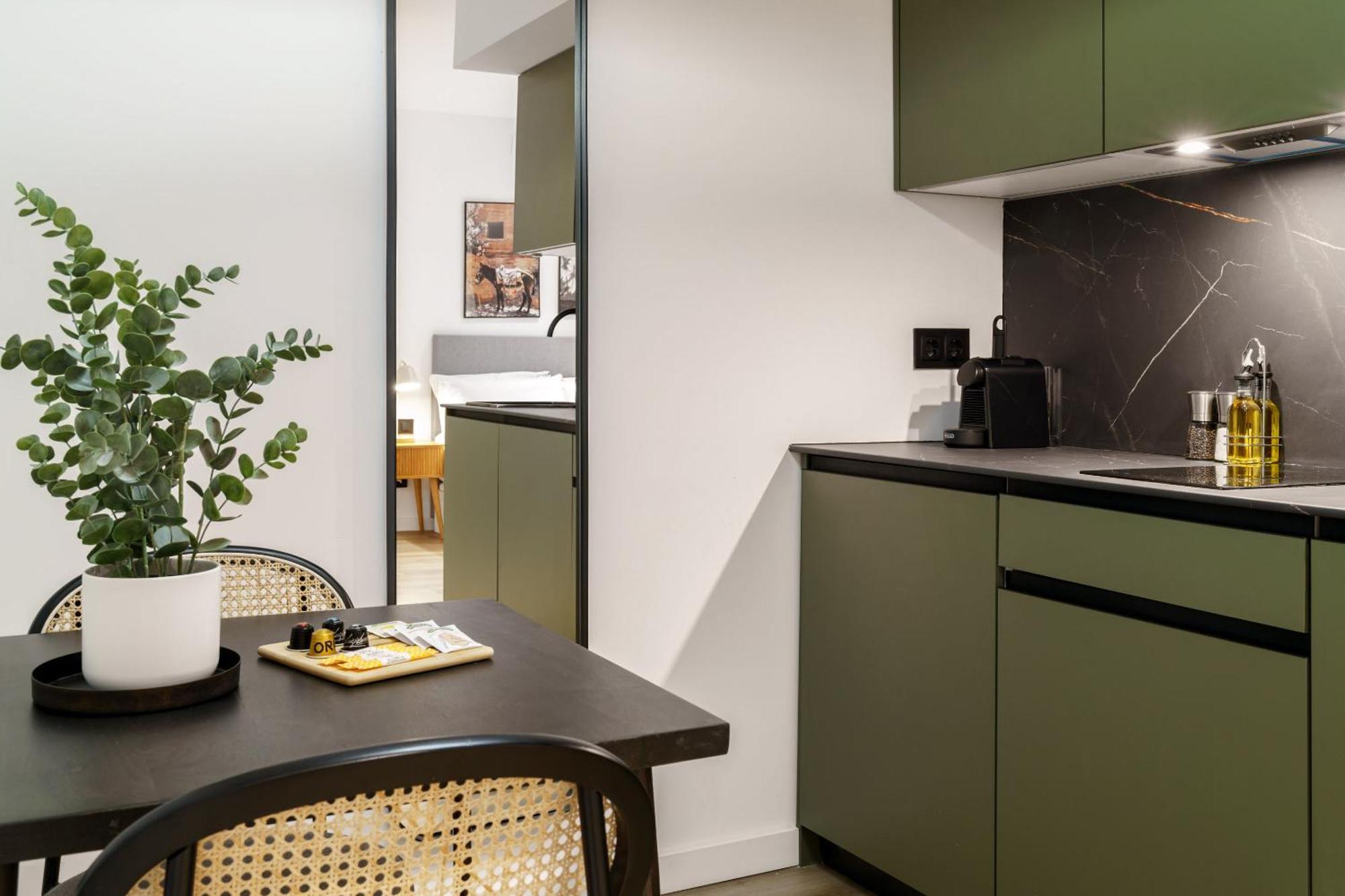 Limehome Malaga Calle Victoria מראה חיצוני תמונה